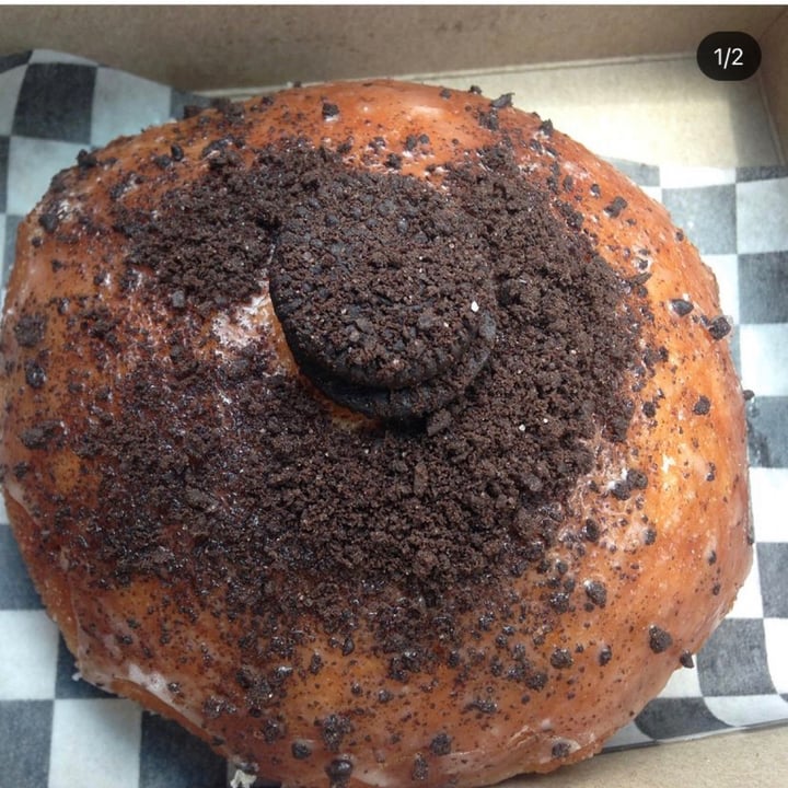 review photo of Daddy O Doughnuts & British Baked Goods Stuffed Oreo Doughnut shared by @mandaroni34 on 09 Jun 2021 - review