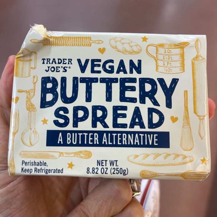 review photo of Trader Joe's Vegan Buttery Spread shared by @lemealex on 10 May 2022 - review