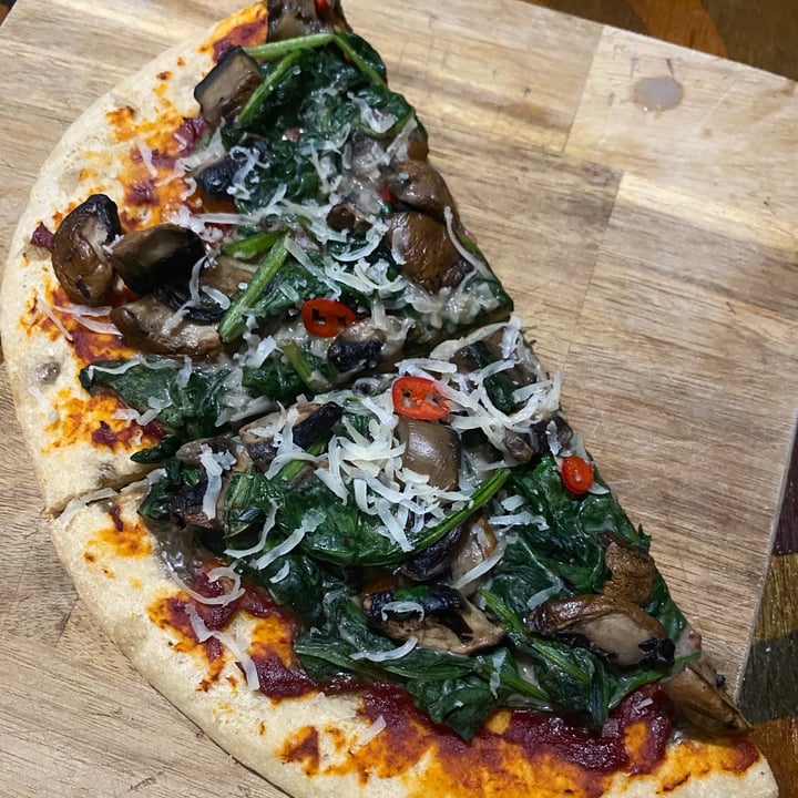 review photo of Vemondo Vegan Pizza Base with Cauliflower shared by @travelerafit on 07 Aug 2021 - review
