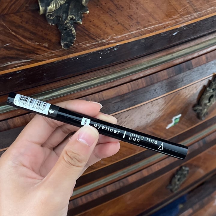 photo of Hema Eyeliner Ultra Fine Pen shared by @tse29 on  22 Jul 2022 - review