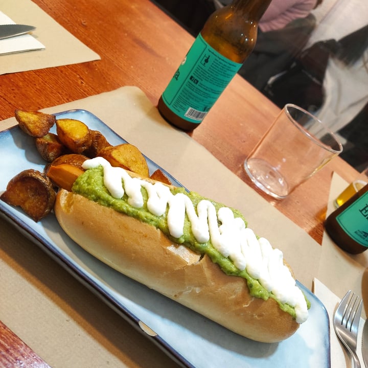 review photo of Distrito Vegano Hot dog "completo chileno" shared by @bugbag on 11 Nov 2020 - review