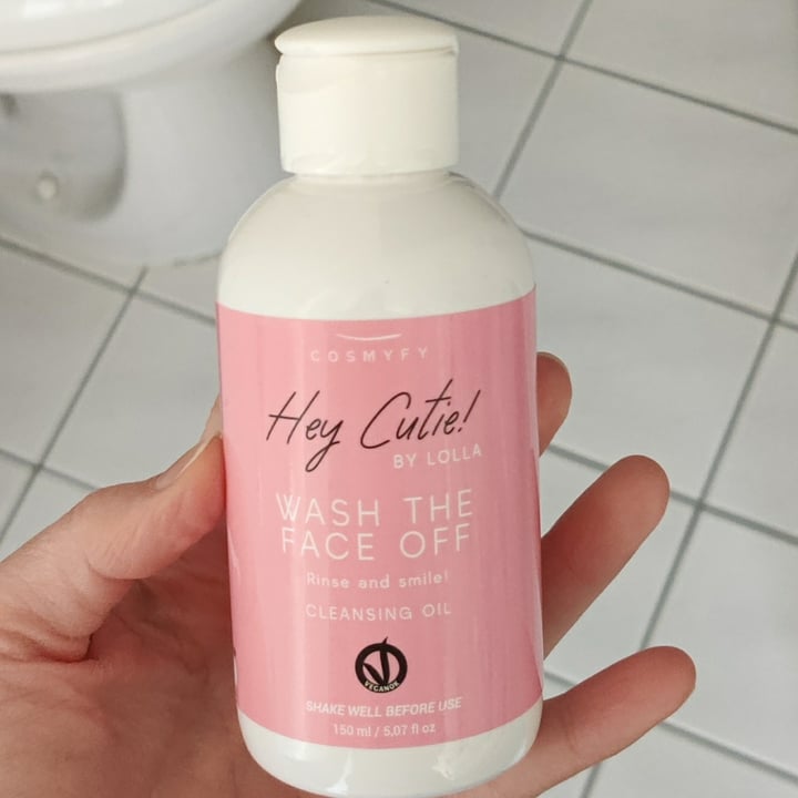 photo of Hey Cutie Wash the face off cleansing oil shared by @els17 on  21 Mar 2022 - review