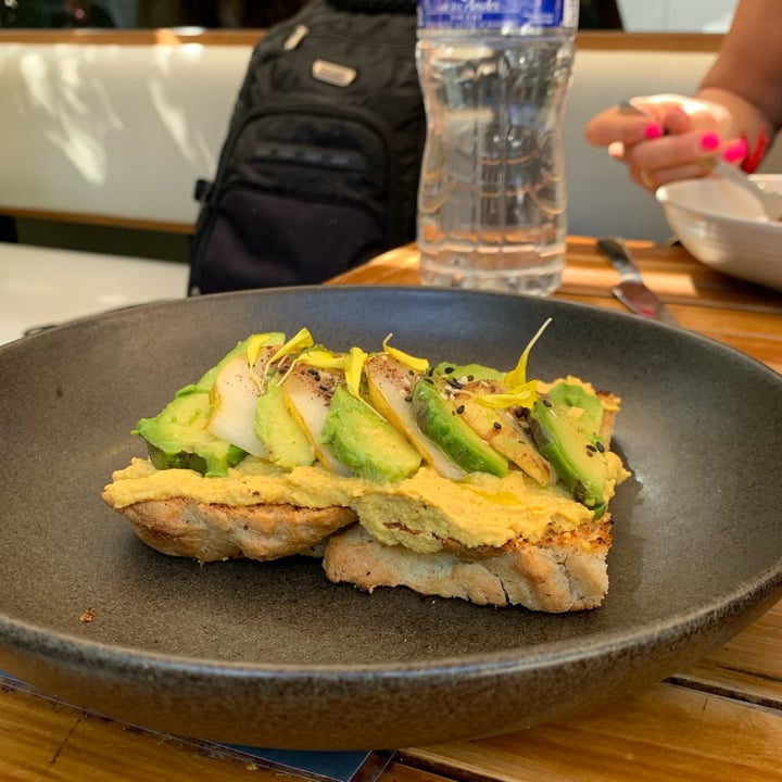 photo of Americano Coffee & Kitchen Vegan Avocado Toast shared by @sechague on  28 Mar 2022 - review