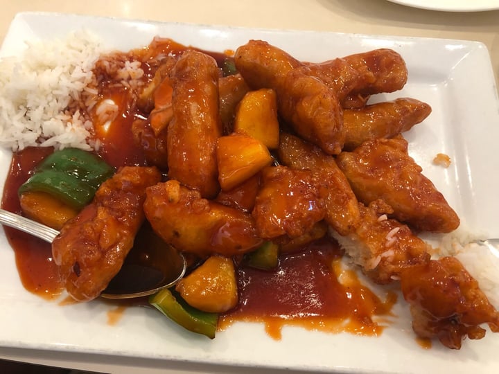 photo of VeGreen Vegetarian Fusion Restaurant Sweet Sour Chikn shared by @lilybug on  05 Jul 2019 - review