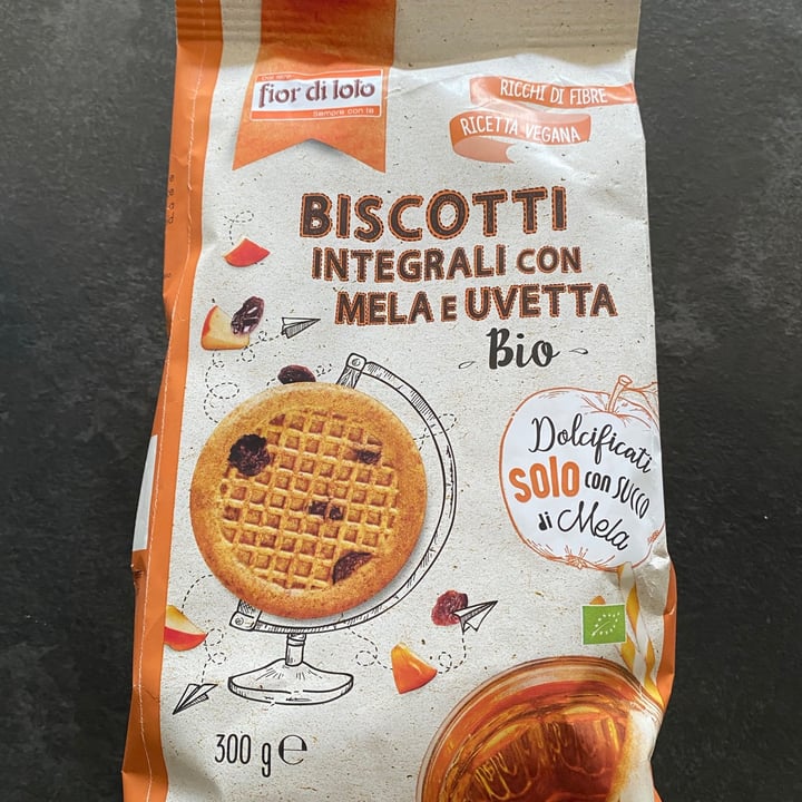 photo of Fior di Loto Biscotti integrali con mela e uvetta shared by @erikarabbi on  20 Apr 2021 - review