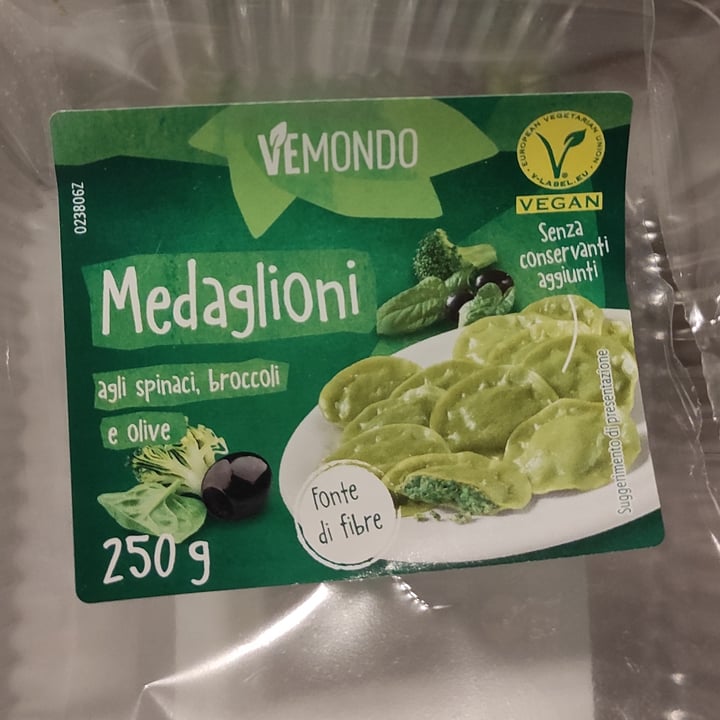 photo of Vemondo Medaglioni Agli Spinaci, Broccoli E Olive shared by @lenticchia89 on  09 Feb 2022 - review