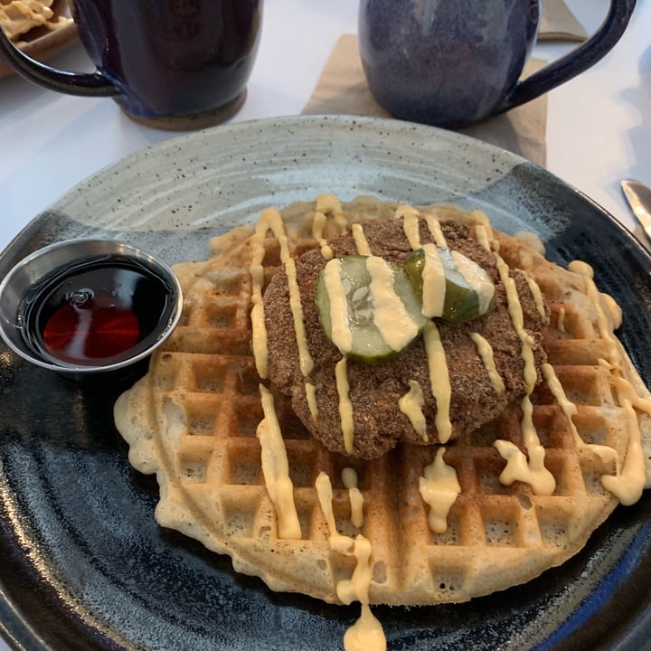photo of Hark! Cafe Nashville Hot "Chicken" And Waffles shared by @pielovingpal on  15 Nov 2021 - review