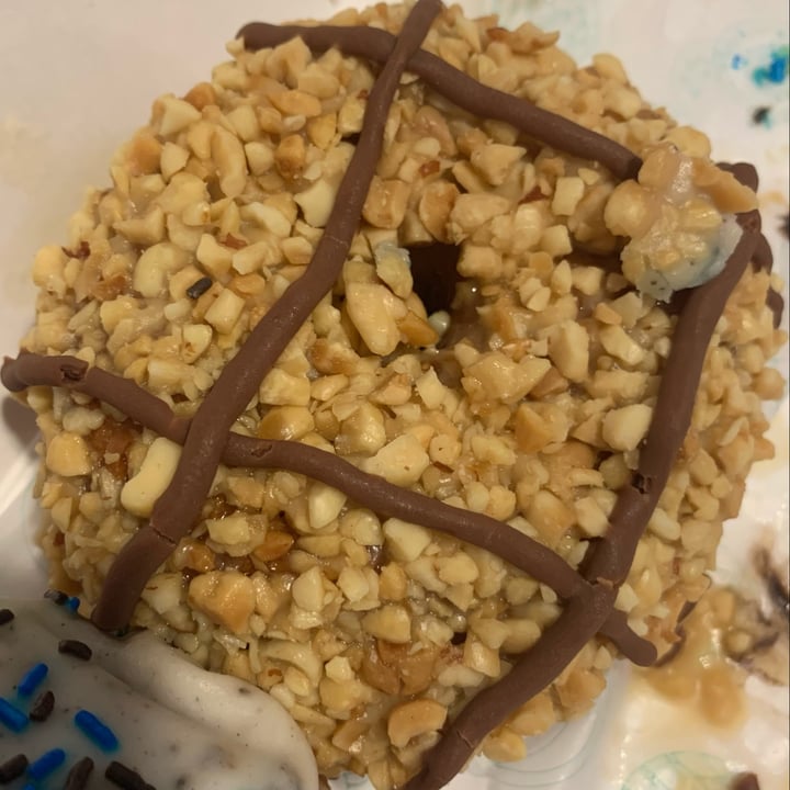 photo of Crave Doughnuts Caramel Peanut Crunch shared by @fsshealth on  31 Oct 2021 - review