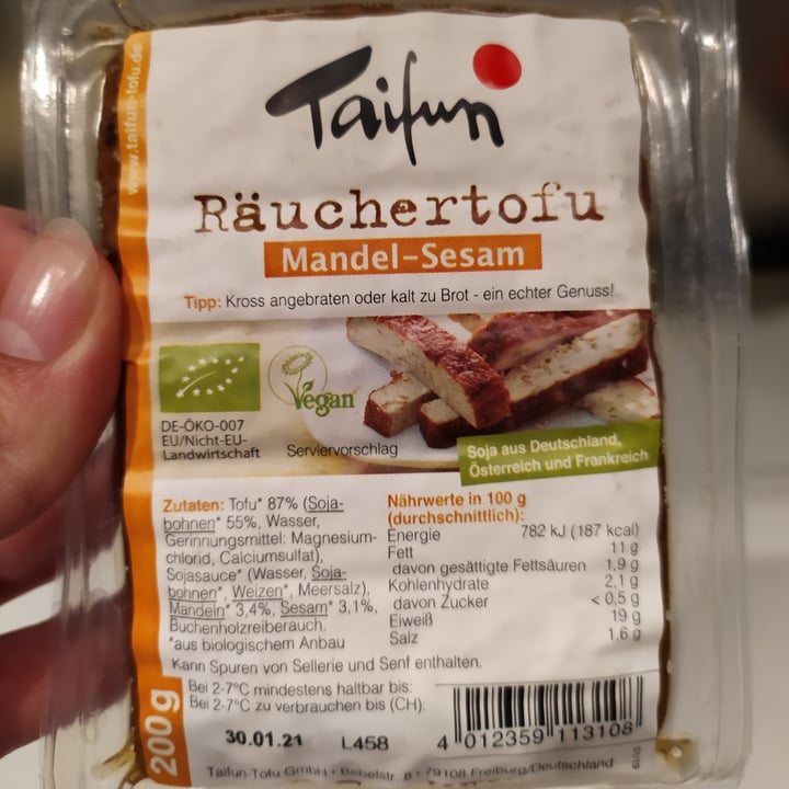 photo of Taifun Räuchertofu Mandel-Sesam shared by @laleo31 on  06 Dec 2020 - review