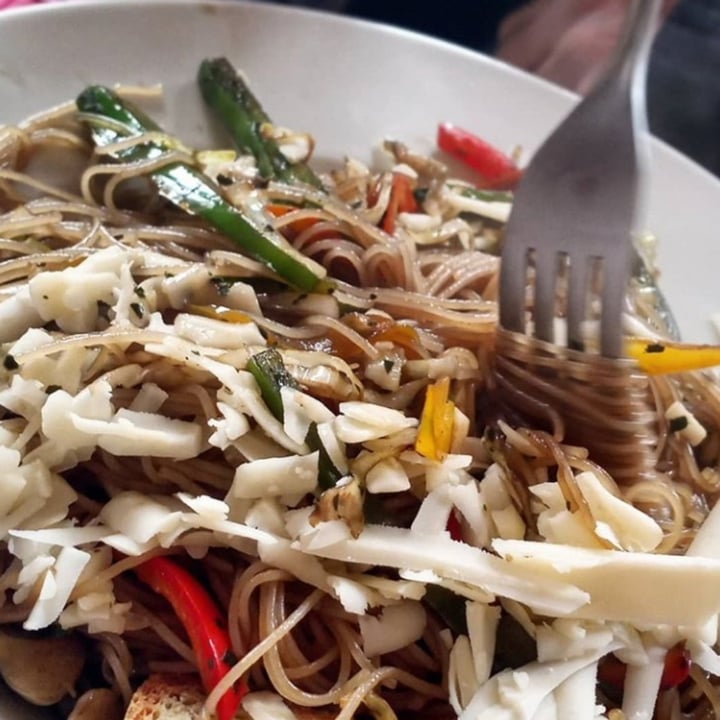 photo of Oli veggie food Wok de vegetales con pasta shared by @patriciagarcia on  02 Sep 2020 - review