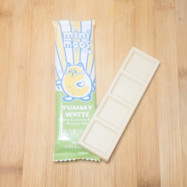 photo of Mini Moos White Chocolate shared by @matchavegan on  17 Jul 2020 - review