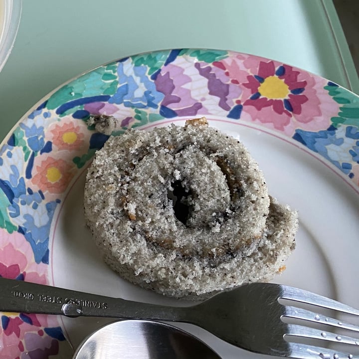 photo of M Bakery Black Sesame Swiss Roll shared by @tabs on  25 May 2021 - review