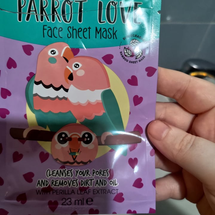 review photo of Maxbrands Marketing maschera viso parrot love shared by @luluvicy on 19 Jul 2022 - review