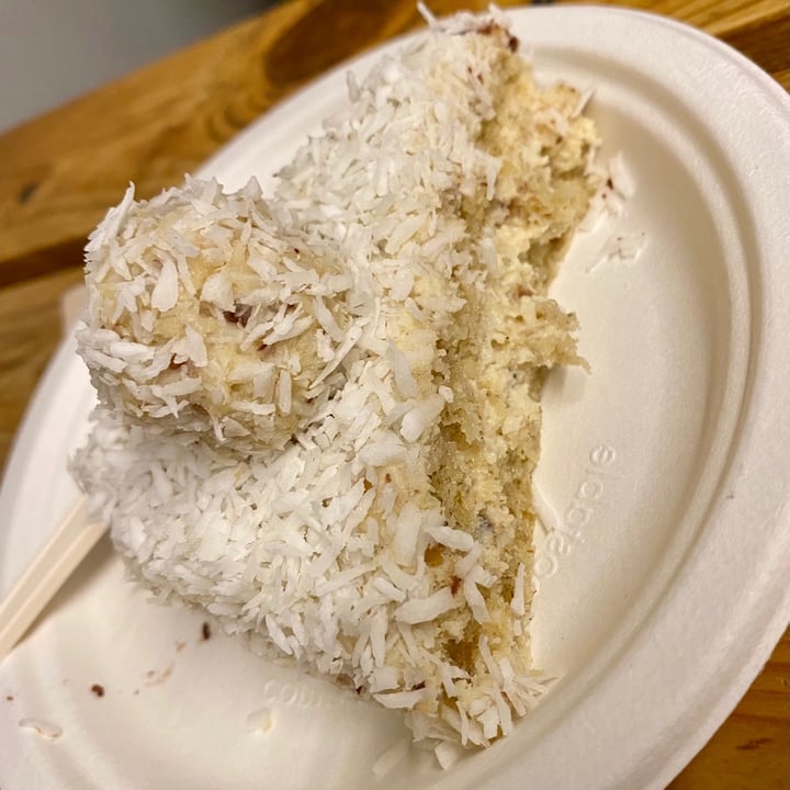 photo of Wani - Vegan Bakery Torta "Raffaello" shared by @asmaticaveg on  08 Apr 2021 - review