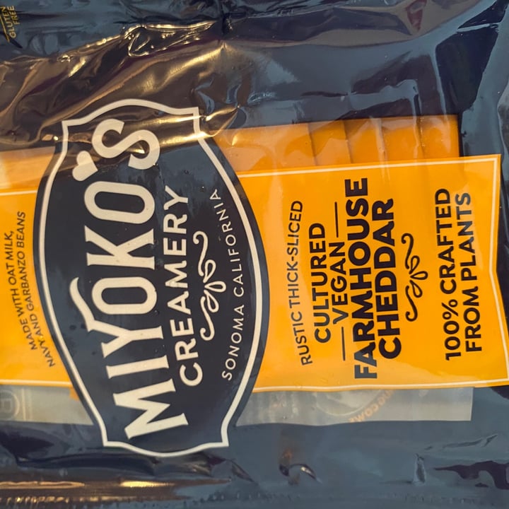 photo of Miyoko's Creamery Cultured Vegan Farmhouse Cheddar Slices shared by @rodjon on  08 May 2020 - review