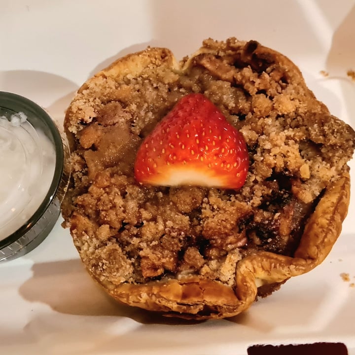 photo of Belse Restaurant Warm Apple Tartlet shared by @sofihuasteca on  25 Dec 2022 - review