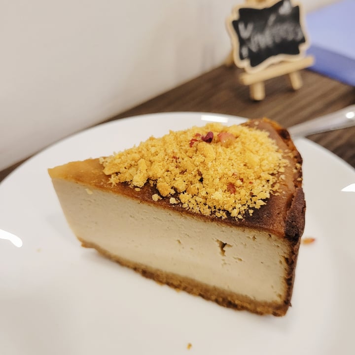 photo of Everyday Vegan Cafe Classic Cheesecake shared by @byobottlesg on  16 Jun 2021 - review