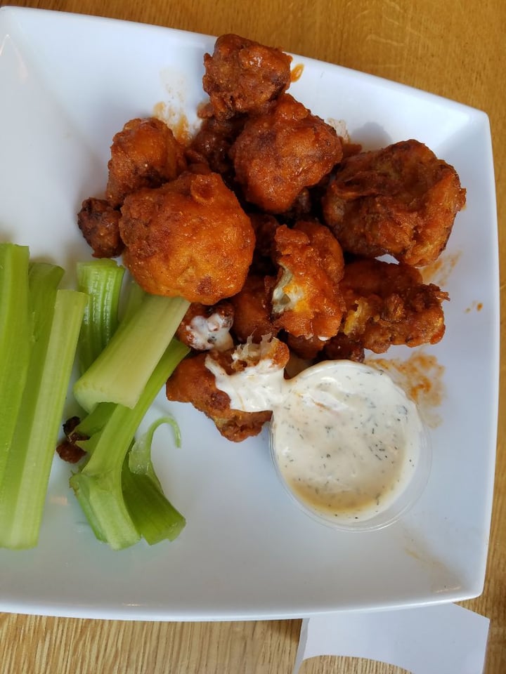 photo of J. Selby's Buffalo Wings shared by @annesemenak on  31 Jul 2018 - review