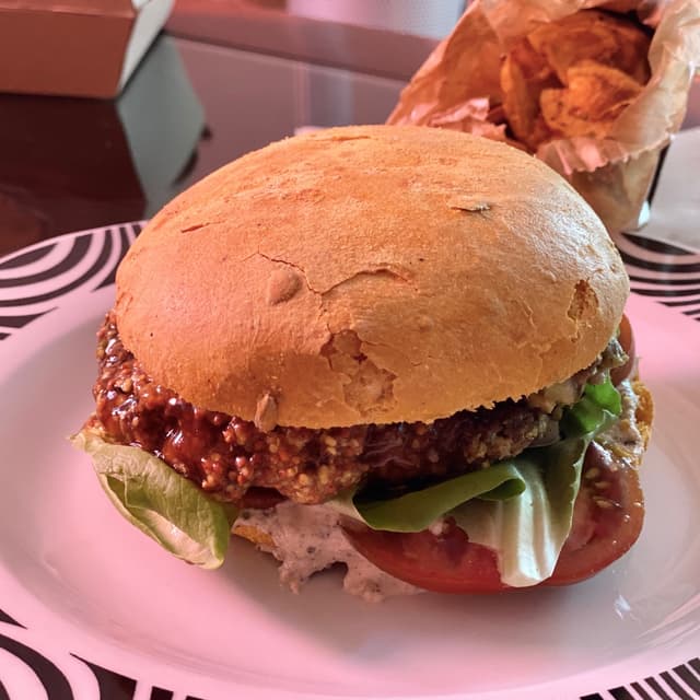 菜肴“Hamburguesa del perro (de la casa)”的照片