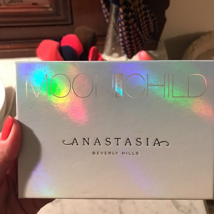 photo of Anastasia Beverly Hills Moonchild Glow Kit shared by @racheljanehall on  29 Apr 2020 - review