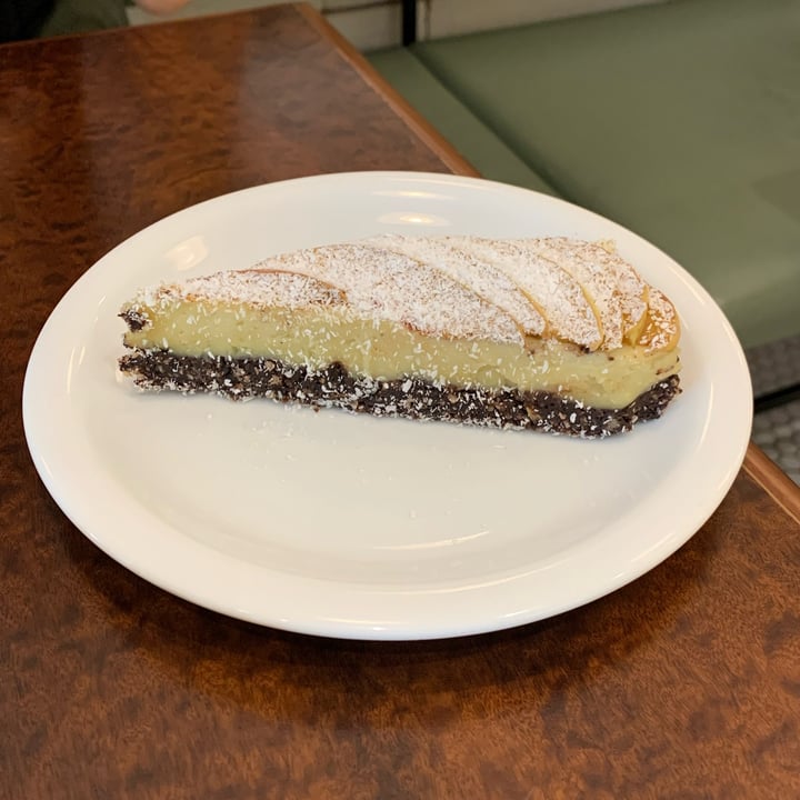 review photo of Café Habitual Torta De Abacate shared by @akutsufer on 30 Jan 2022 - review