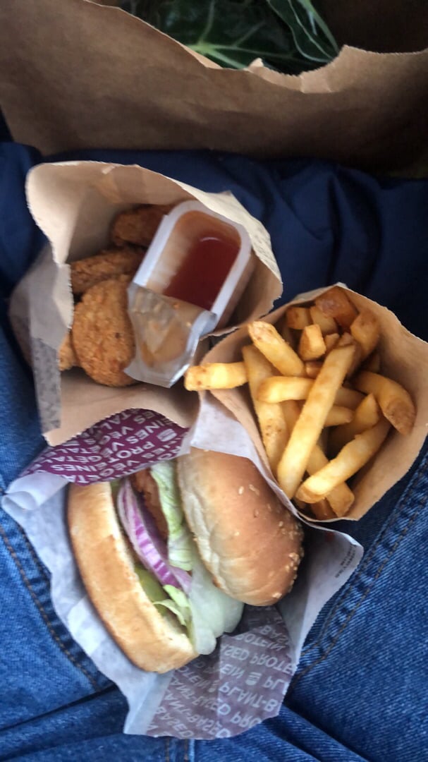 review photo of A&W Canada Plant Based Nuggets shared by @fruitbowlhalffull on 31 Dec 2019 - review