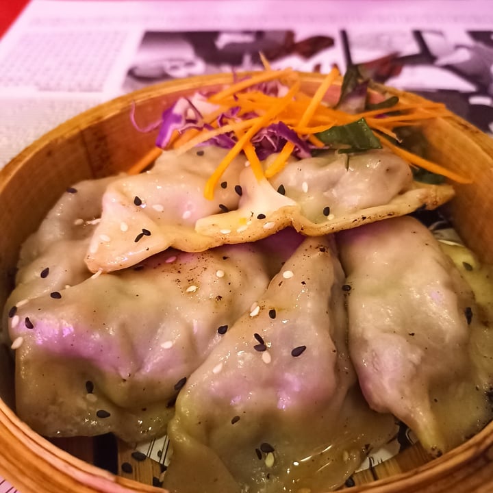 photo of KOI Dumplings Dumpling de hongos shared by @vikvegan on  06 Jul 2022 - review