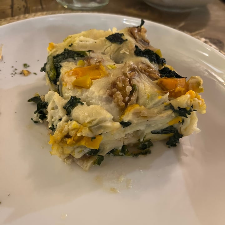 photo of Samsara e Volta Rossa Lasagne di cavolo nero, zucca e noci shared by @morden on  05 Dec 2022 - review