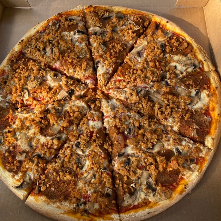 photo of Rise Above Pizza & Wings Steeltown Pizza shared by @lisaj on  13 Jun 2021 - review
