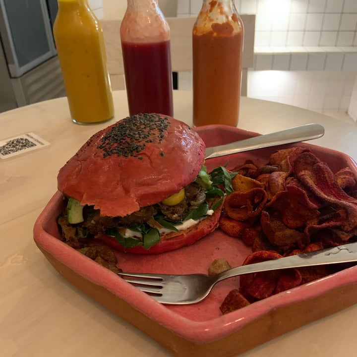 review photo of Pulpa Amor Líquido Avocado burger shared by @c3cilia on 13 Jun 2022 - review