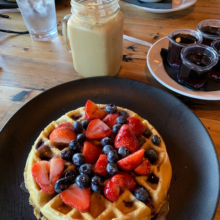 photo of Seven Mile Cafe Berry Dream Waffle shared by @alexabenb on  09 Mar 2021 - review