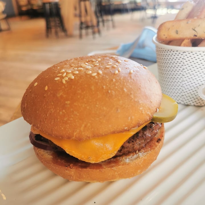 review photo of Grill'd Marion Vegan Cheeseburger shared by @batcat on 22 Nov 2021 - review