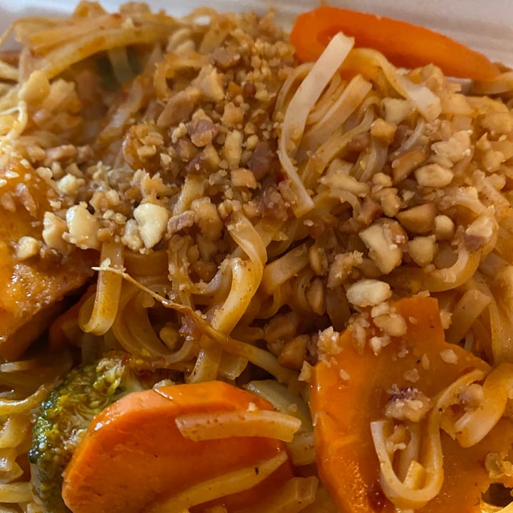 review photo of Thai Cuisine Experts Vegetarian pad Thai with Tofu shared by @nateye on 16 Jan 2021 - review