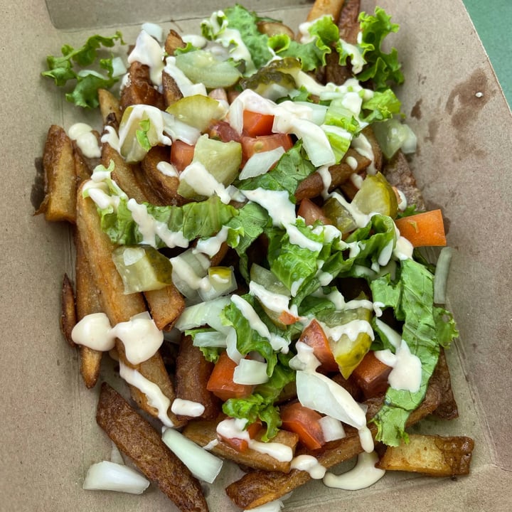 photo of Plantology Veggie Loaded Fries shared by @jamiewoodrum on  10 Sep 2021 - review