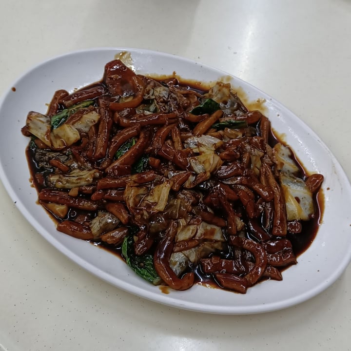 review photo of Le Xuan HK Dim Sum Restaurant KL Hokkien Noodles (Veganised) shared by @ahungryveg on 10 Dec 2021 - review