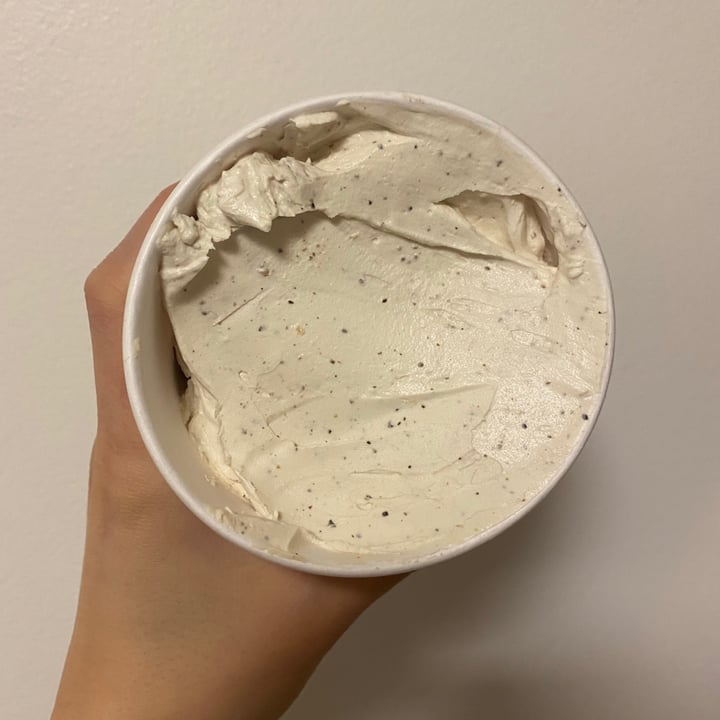 photo of bloomer's Bayview Village Garlic & Herb Cream Cheese shared by @kturcotte on  27 Jan 2021 - review