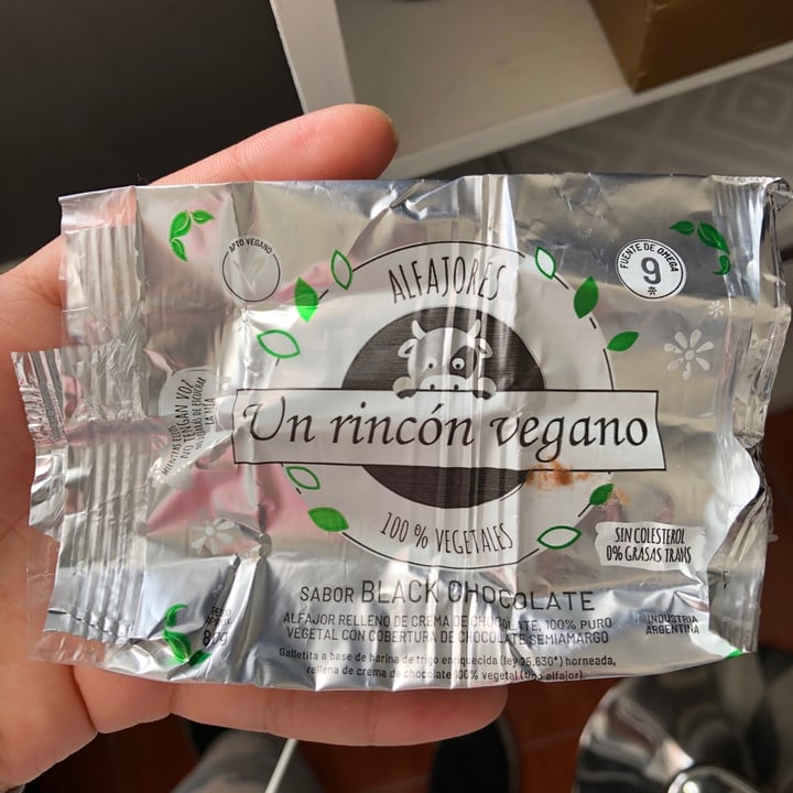 photo of Un Rincón Vegano Alfajor Chocolate shared by @lucho13 on  24 Mar 2020 - review
