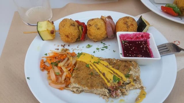 Photo of the dish “Pastel de tofu con brocheta”