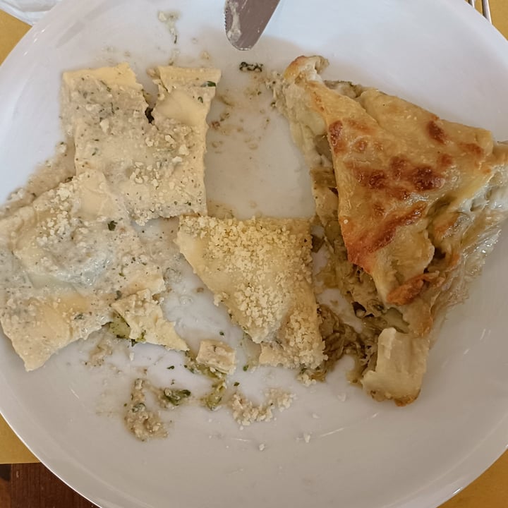 photo of Dulcamara Bis Di Primi - Lasagne Al Ragù Vegetale E Ravioli Artigianali In Crema Di Pistacchi E Limone shared by @lunamariacrocco on  04 Jun 2022 - review