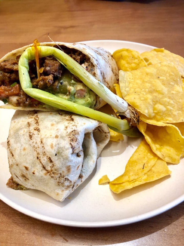 review photo of Veggie Grill Carne Asada Burrito shared by @veganjingling on 12 Jul 2019 - review