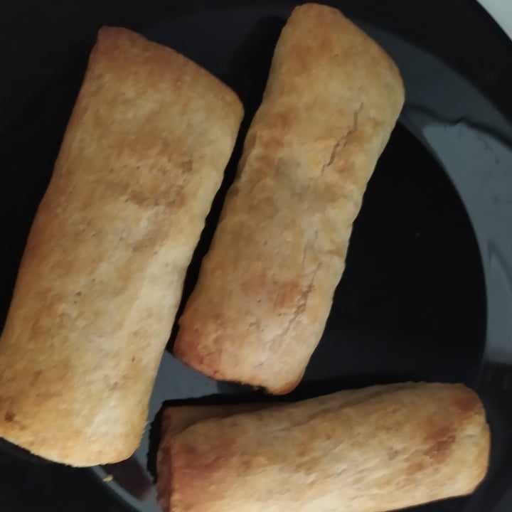 photo of Fry's Family Food Sausage Rolls shared by @thecapeflatshippie on  02 Jun 2021 - review