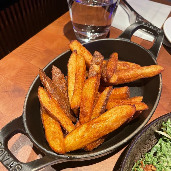 photo of Blue Label Pizza & Wine Hand Cut Fries shared by @laureguilbaud on  17 Jan 2021 - review