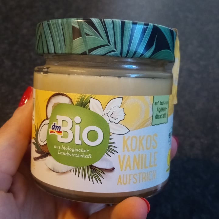 photo of dmBio Crema spalmabile Cocco e Vaniglia shared by @lucythewombat on  04 May 2022 - review