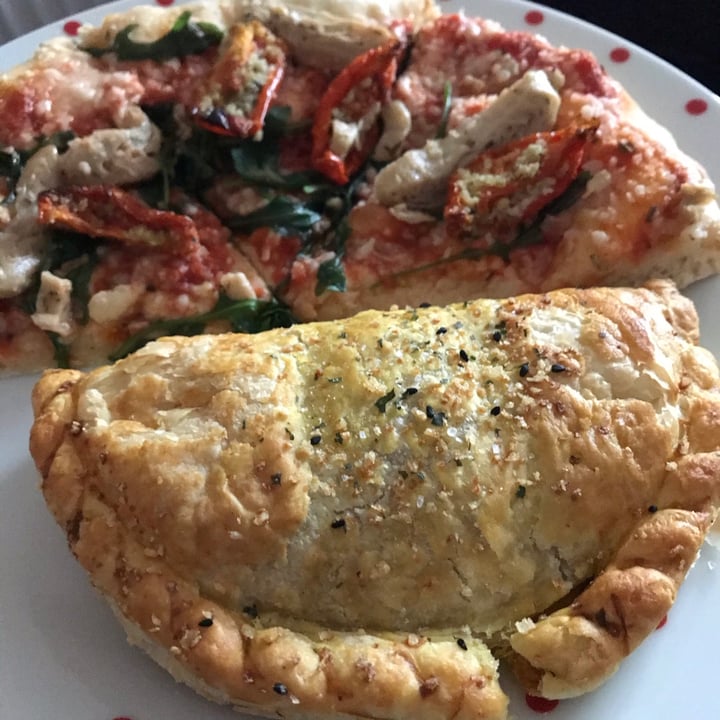 photo of Wicked Curried Cauli Pasty shared by @abicado on  11 Jun 2020 - review