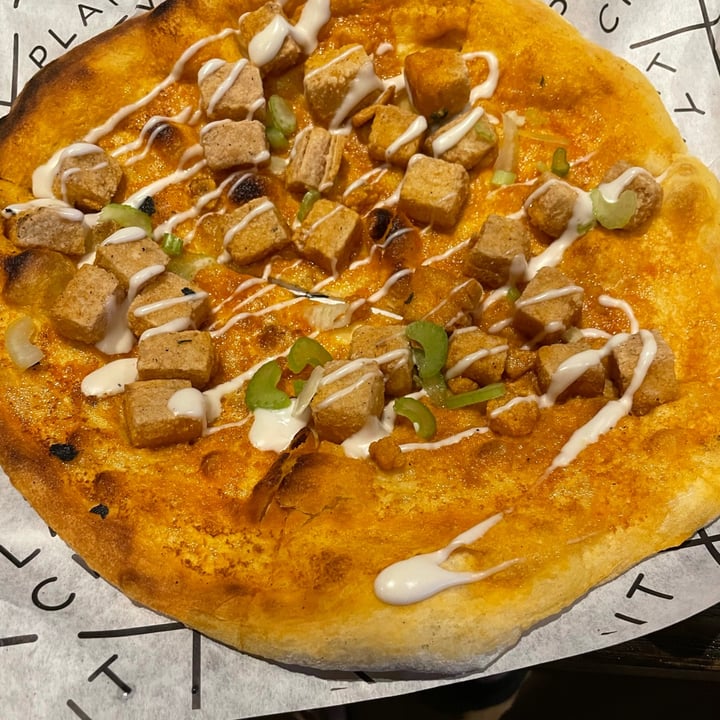 photo of Plant City Buffalo Chickn Pizza shared by @imavegan247 on  04 Aug 2021 - review