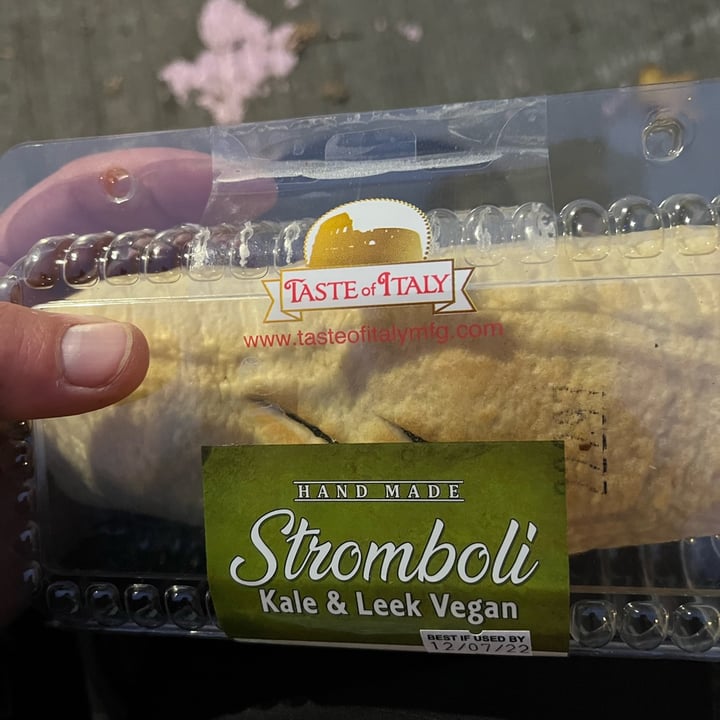 photo of Taste of Italy Handmade Stromboli - Kale & Leek shared by @oshmorethstorm on  06 Dec 2022 - review