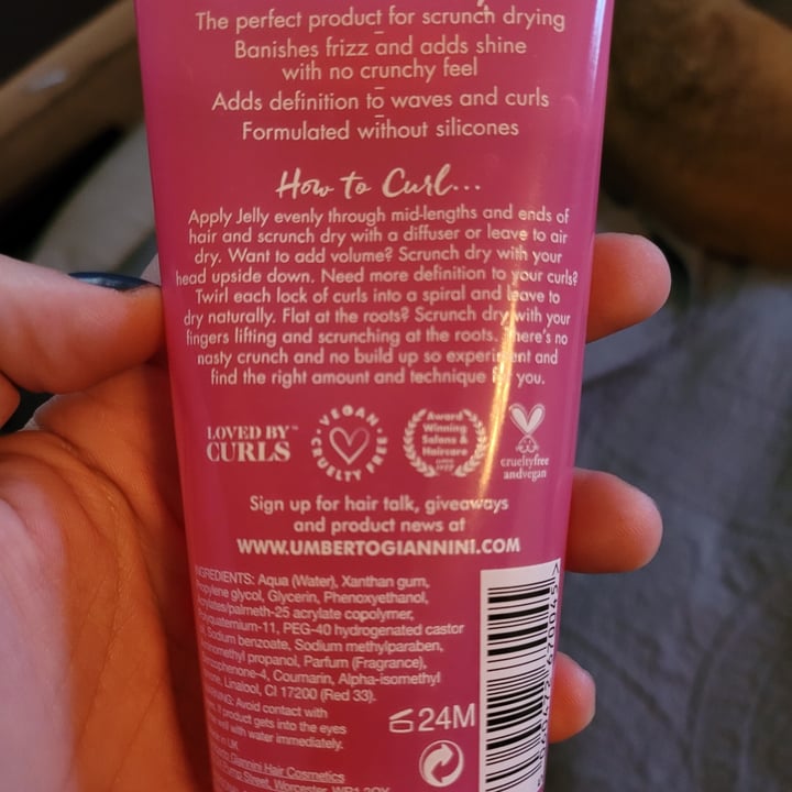 photo of Umberto Giannini Curl jelly - Scrunching Gel shared by @sarahsuzy on  12 May 2022 - review