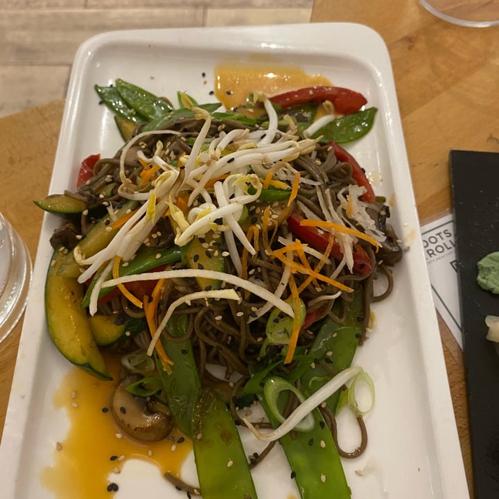 photo of Roots & Rolls Yakisoba shared by @annacireragros on  04 Apr 2022 - review