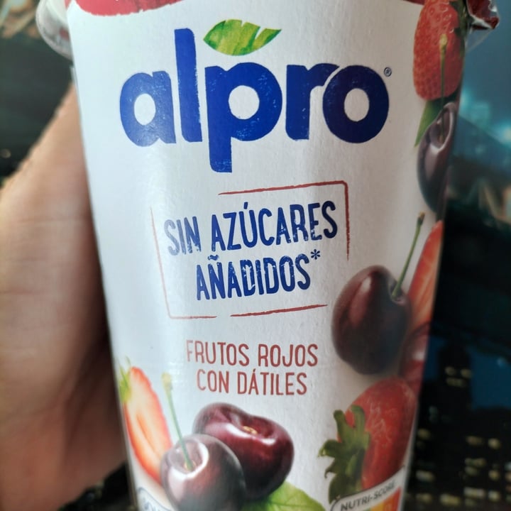photo of Alpro Yogur Frutos rojos con dátiles sin azúcar añadido shared by @aileon on  28 Sep 2022 - review