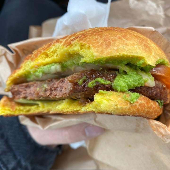 photo of Autogrill WOW burger shared by @ameliaa on  05 Jan 2022 - review